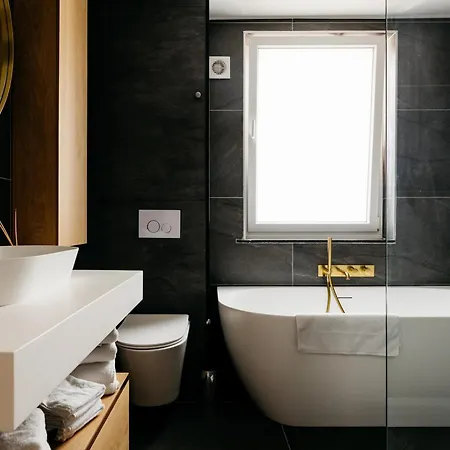 The Edgewater - Skyline شقة *