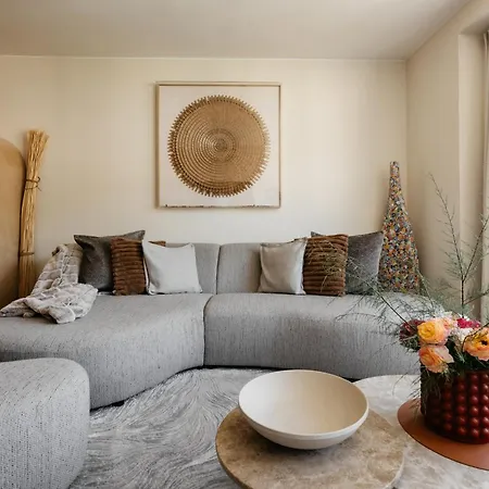 The Edgewater - Skyline 아파트